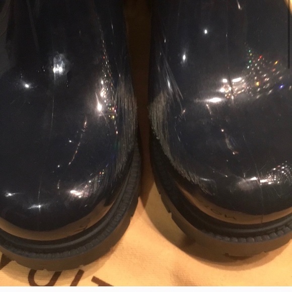 LV rain boots - Picture 3 of 5